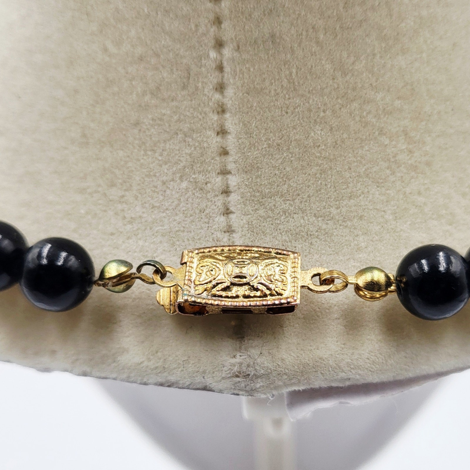 Vtg Classic Black Onyx Single-Strand Beaded Necklace Polished Finish Round Shape
