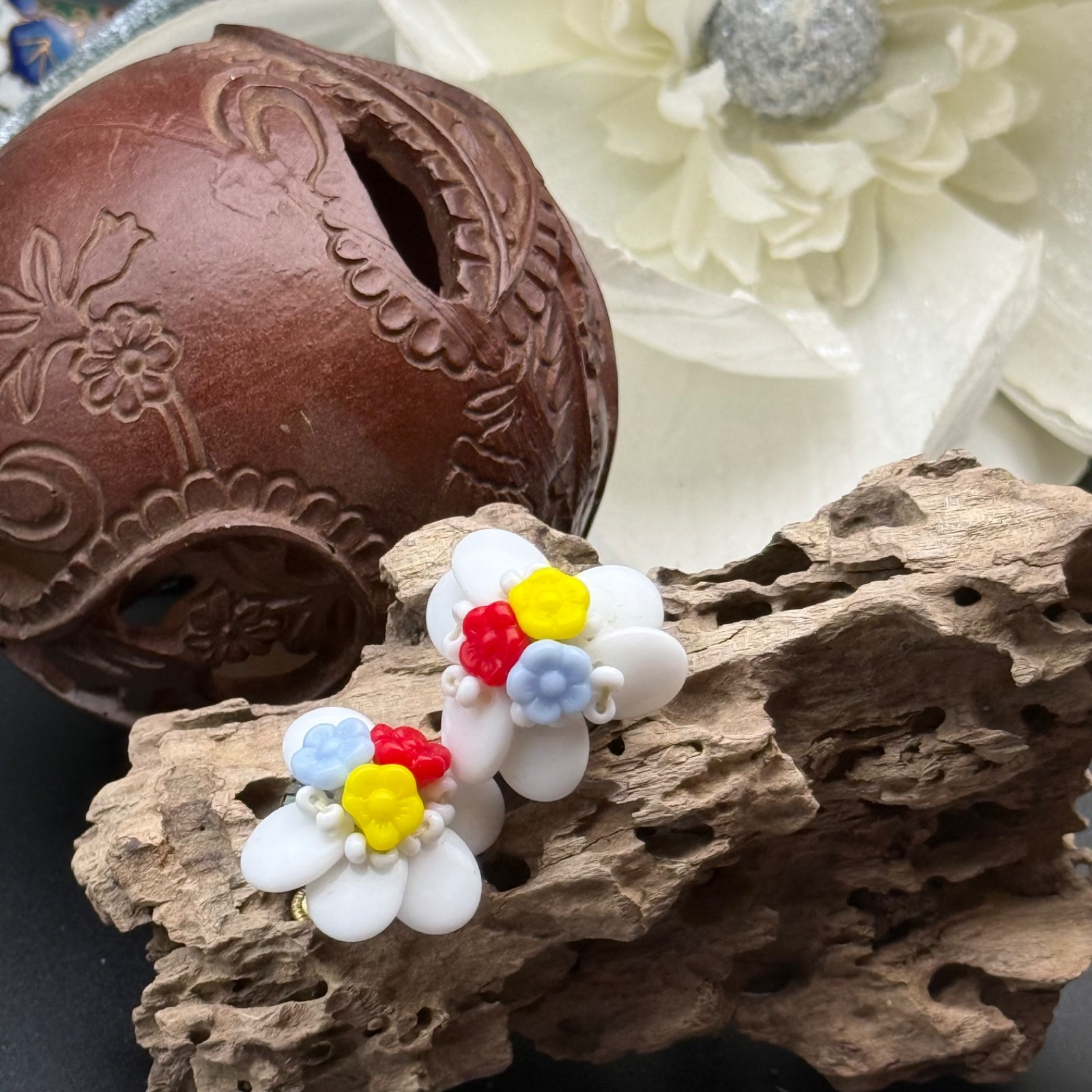 Vintage West Germany White Lucite Flower Screwback Earrings 1950s Floral