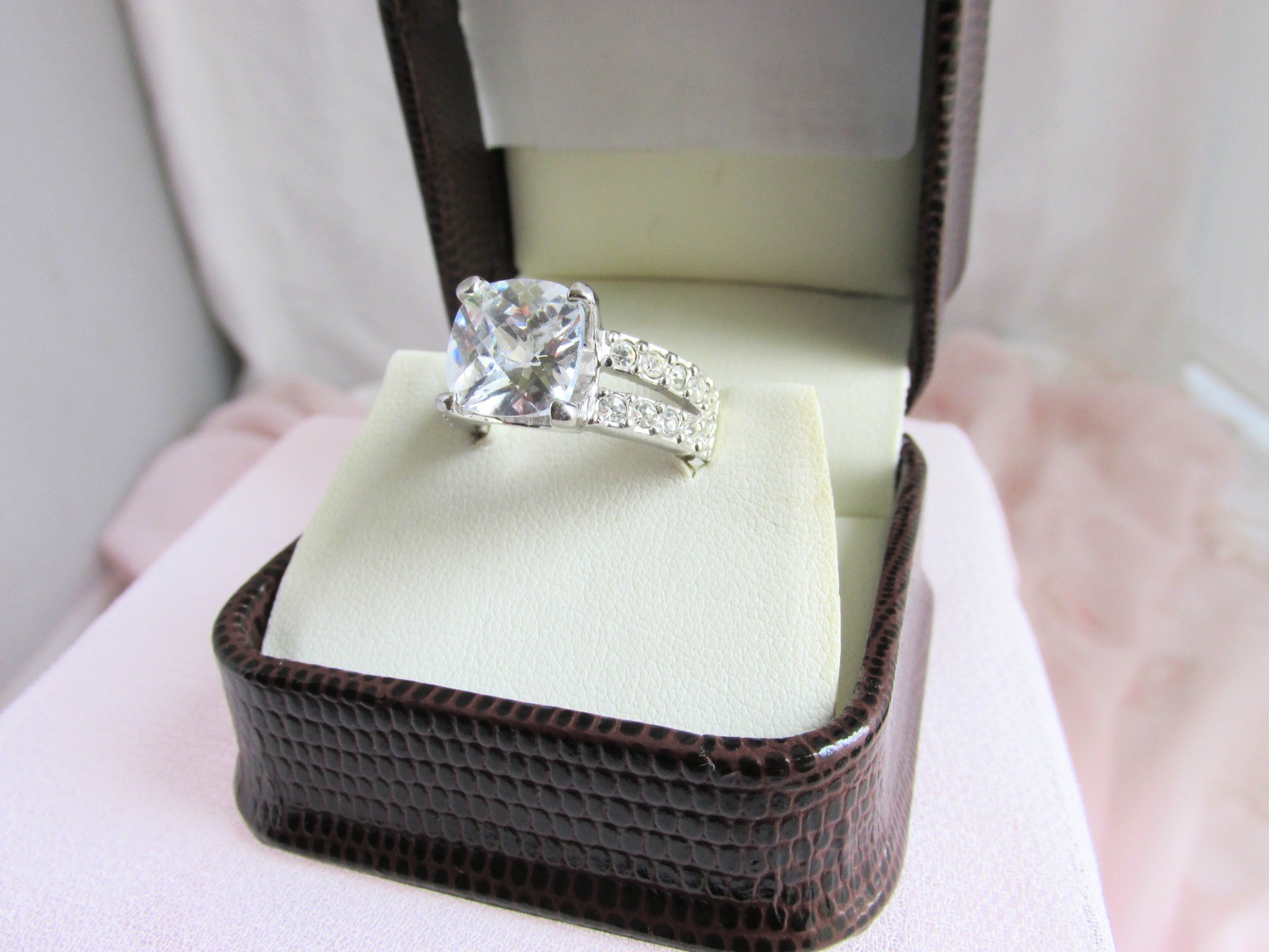 Beautiful Cushion Cut 3ct CZ Ring Split Shoulders Shiny Silver Plate Size 6