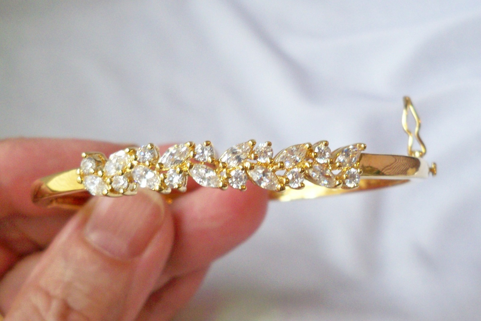 Vintage Open Back Crystal Stone Accents Polished Gold Tone Hinged Cuff Bracelet