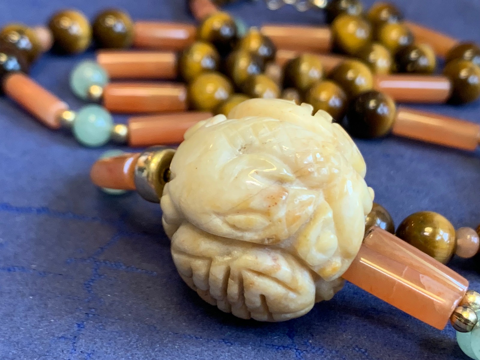 Vtg Jade Tigers Eye Necklace 23″ Fashion Jewelry Carved Pendant Hook Clasp