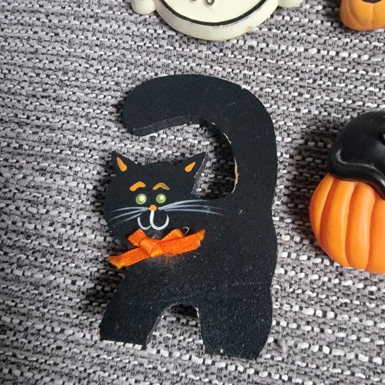 Vintage Halloween Pin Lot Pull String Jack O Lantern Ghost Hallmark Fun World