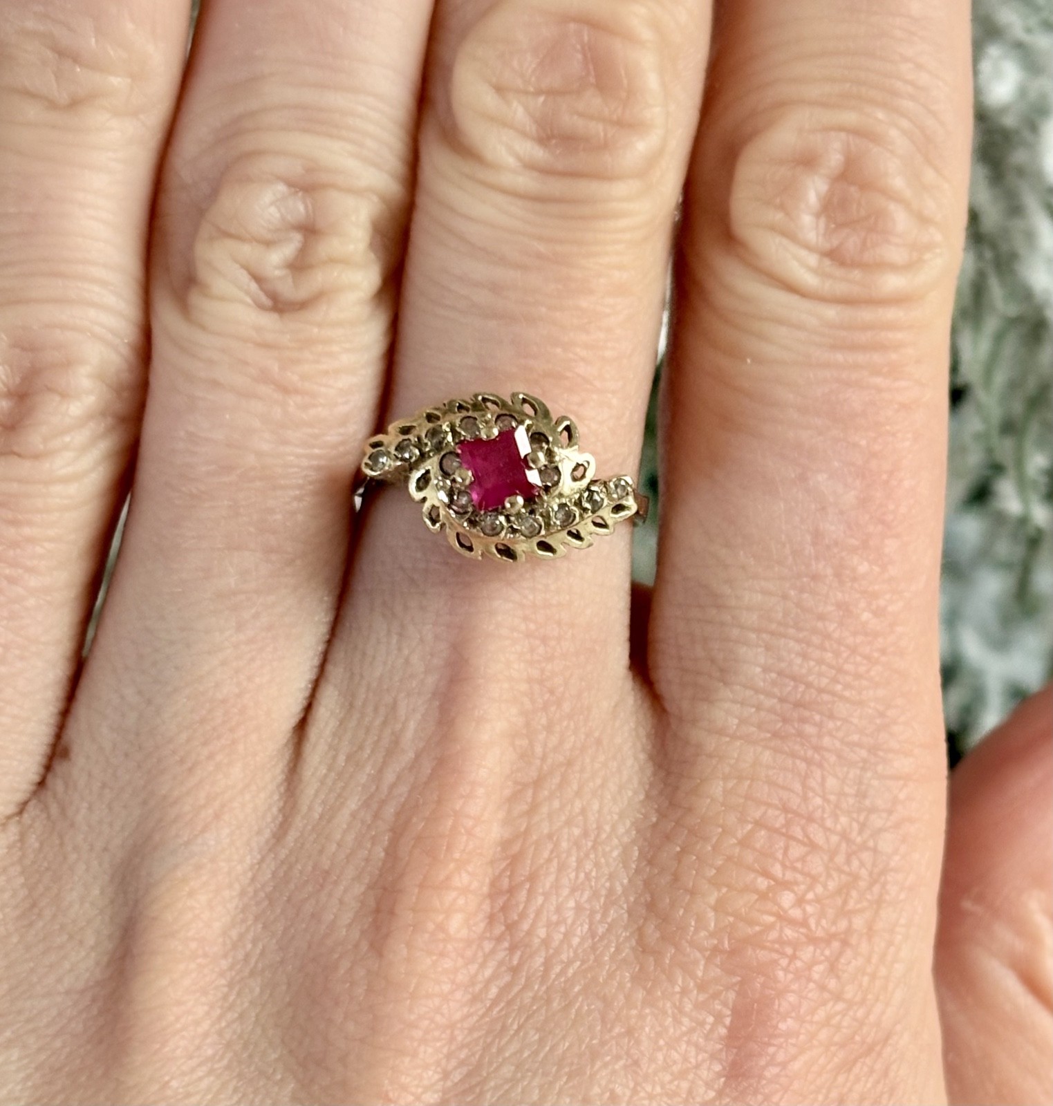 Vintage 10K Gold Princess Cut Ruby Clear Quartz Ornate Filigree Halo Ring Size 6