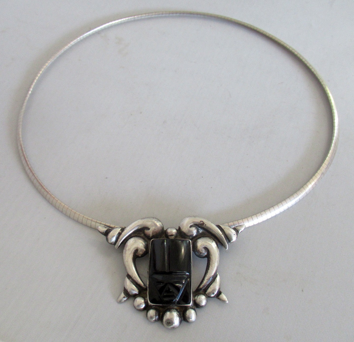 VINTAGE MEXICO STERLING PENDANT NECKLACE, 2 3/8 INCHES PENDANT, 16 INCHES CHAIN