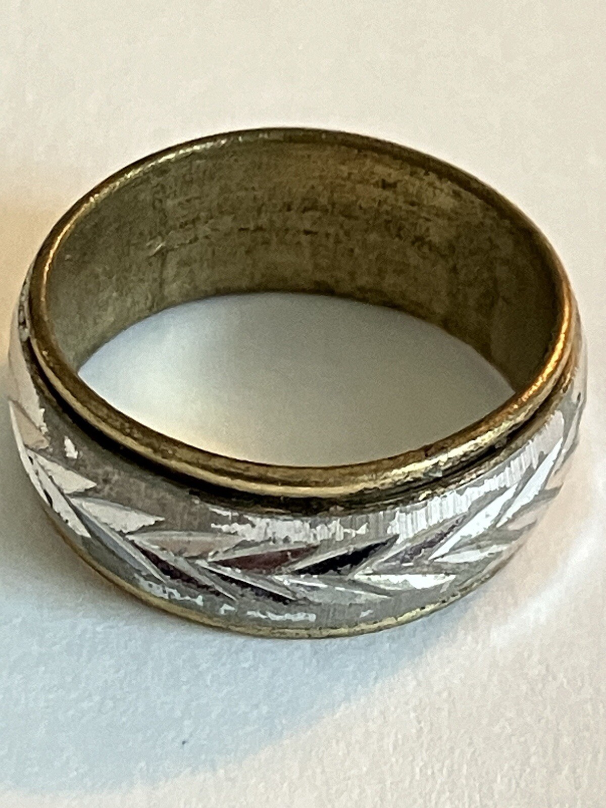 Vintage 18k HGE Stamped Gold Plated Band Ring Sz 6 3/4” Silver Tone Design