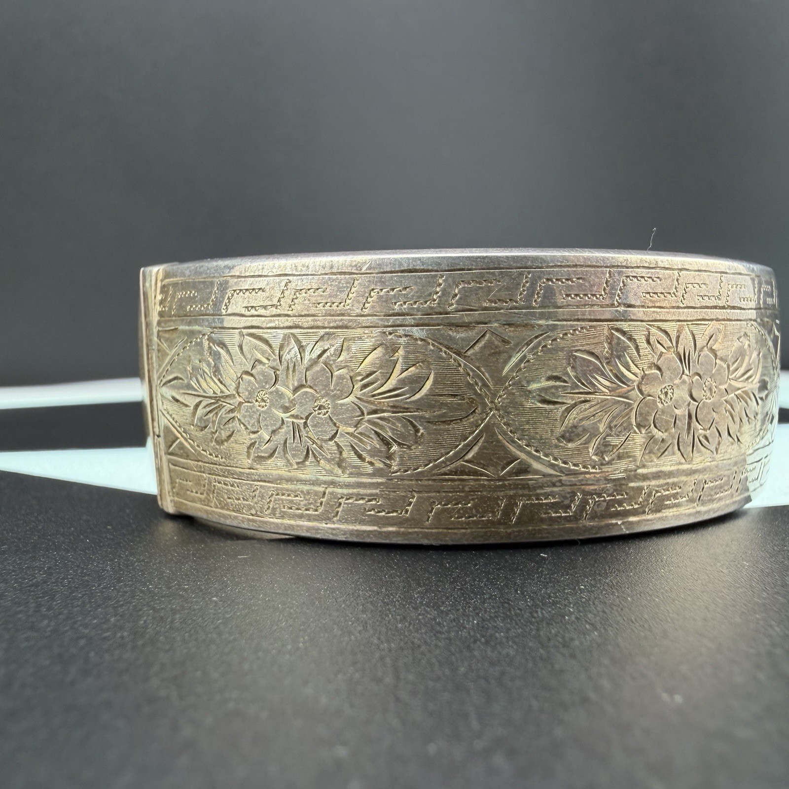 Deakin Francis Sterling Silver Wax-Filled Engraved Hinged Bangle 7.25″ Bracelet