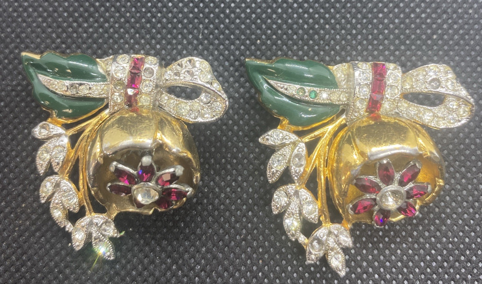 Vintage Set Of Duette Quivering Camellia Enamel And Rhinestone Fur Pins (Coro?)