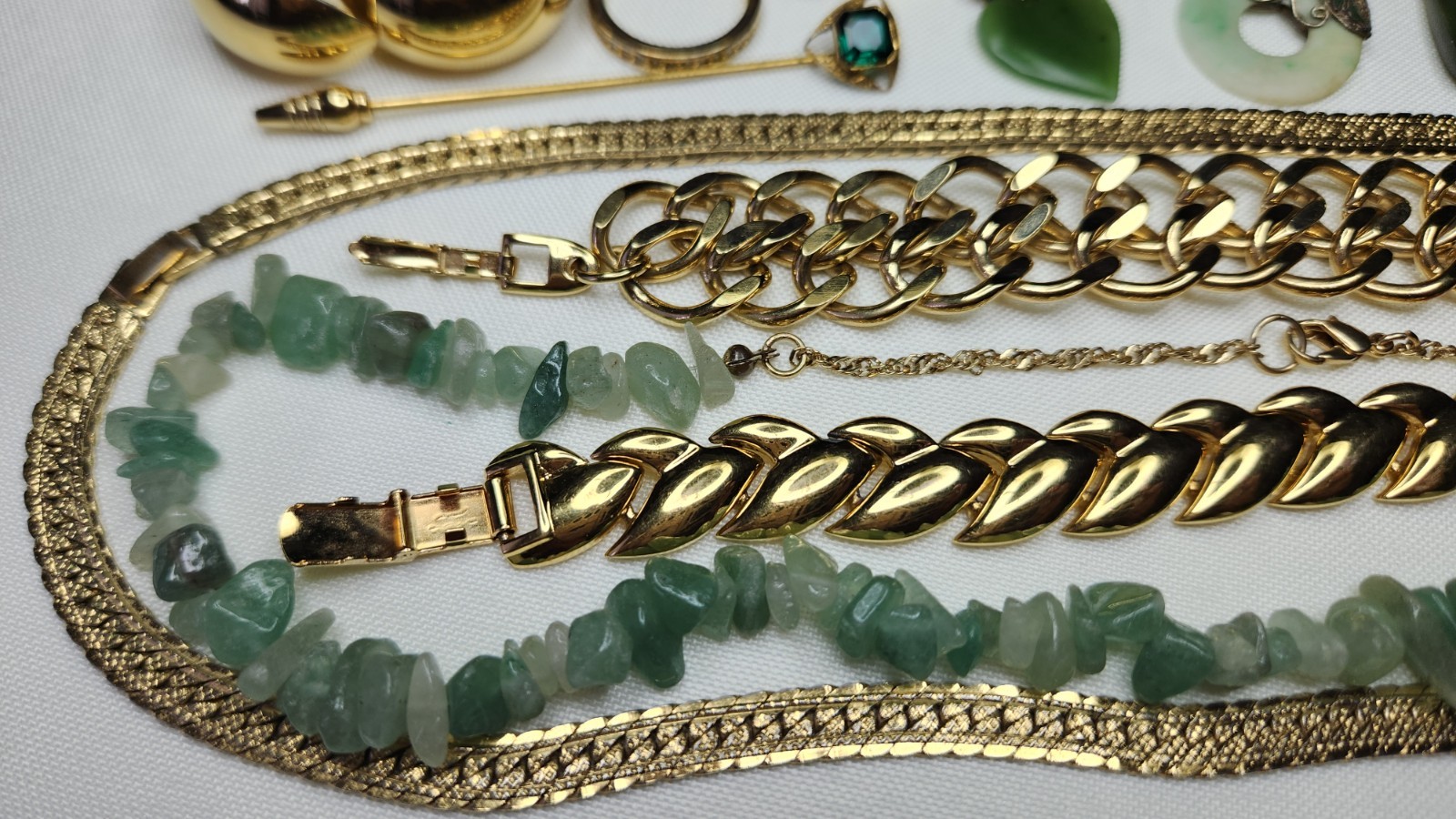 Collection Vintage & Modern Jewelry Green Goldtone Jade