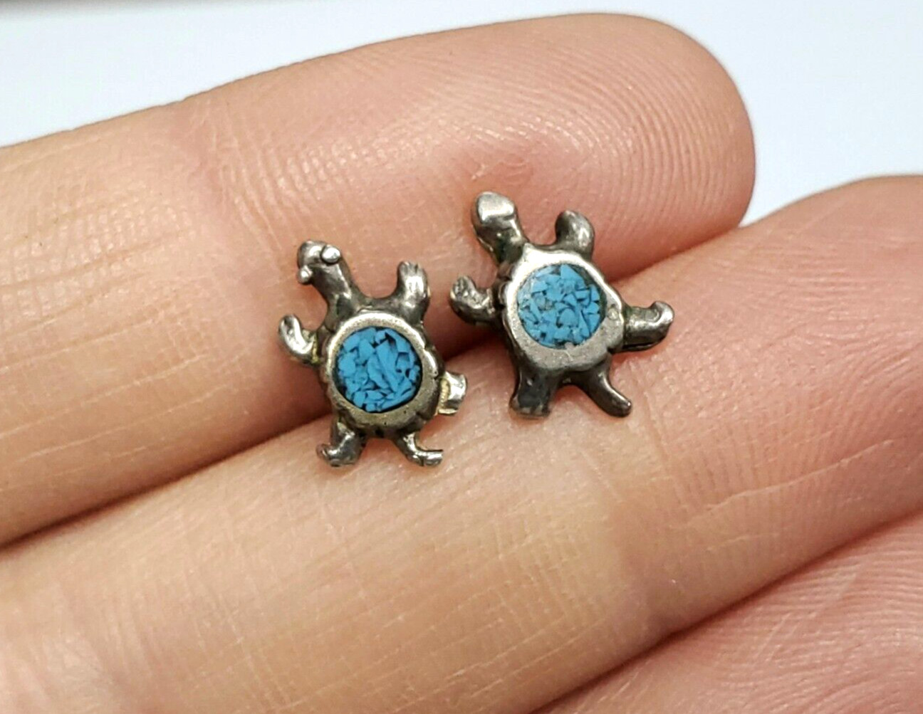 Vintage Sterling Silver Turquoise Chip Inlay Sea Turtle Stud Post Earrings