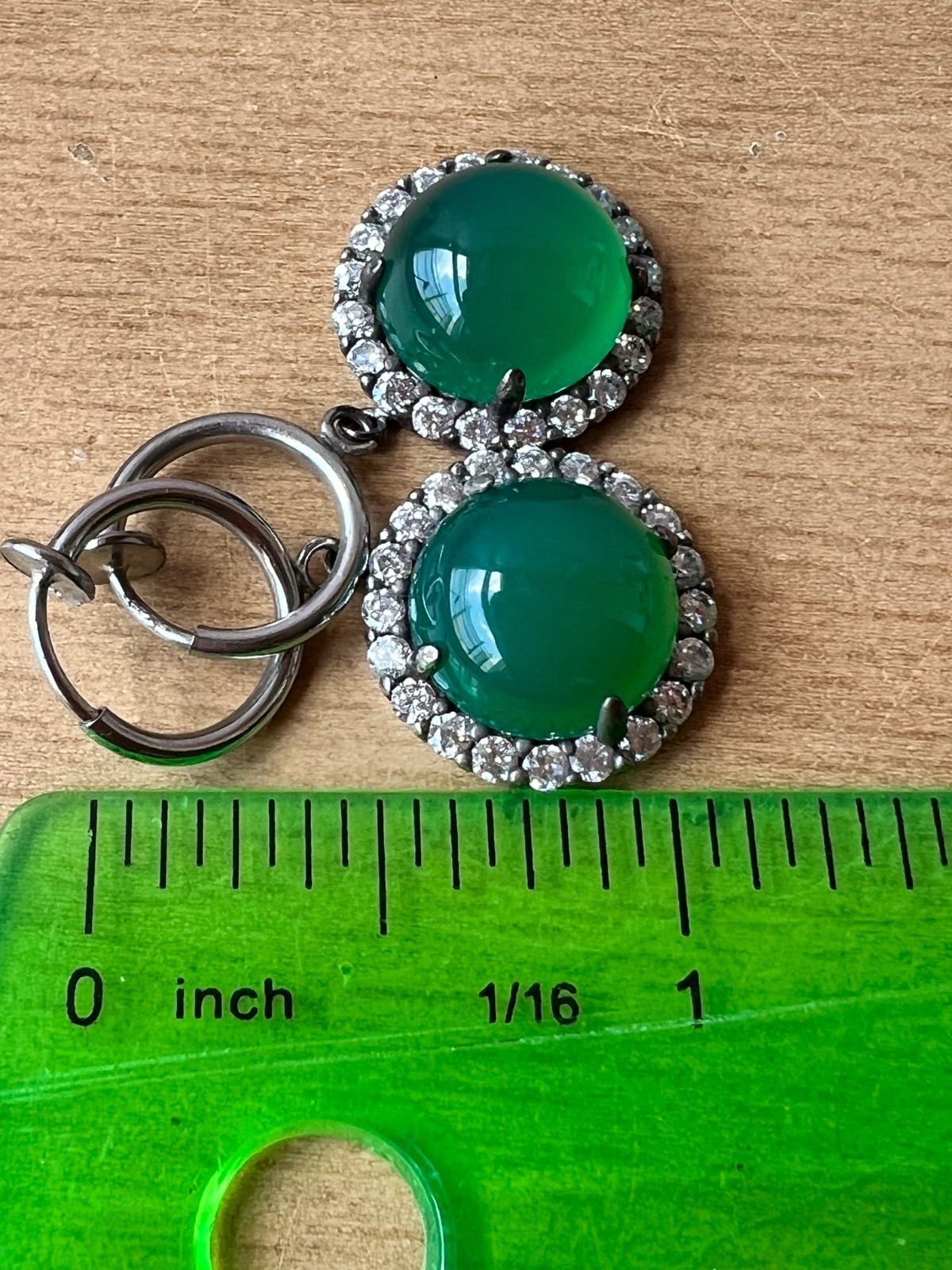 VINTAGE VIVID GREEN CABOCHON STONES DROP DANGLE SILVER TONE HOOP EARRINGS