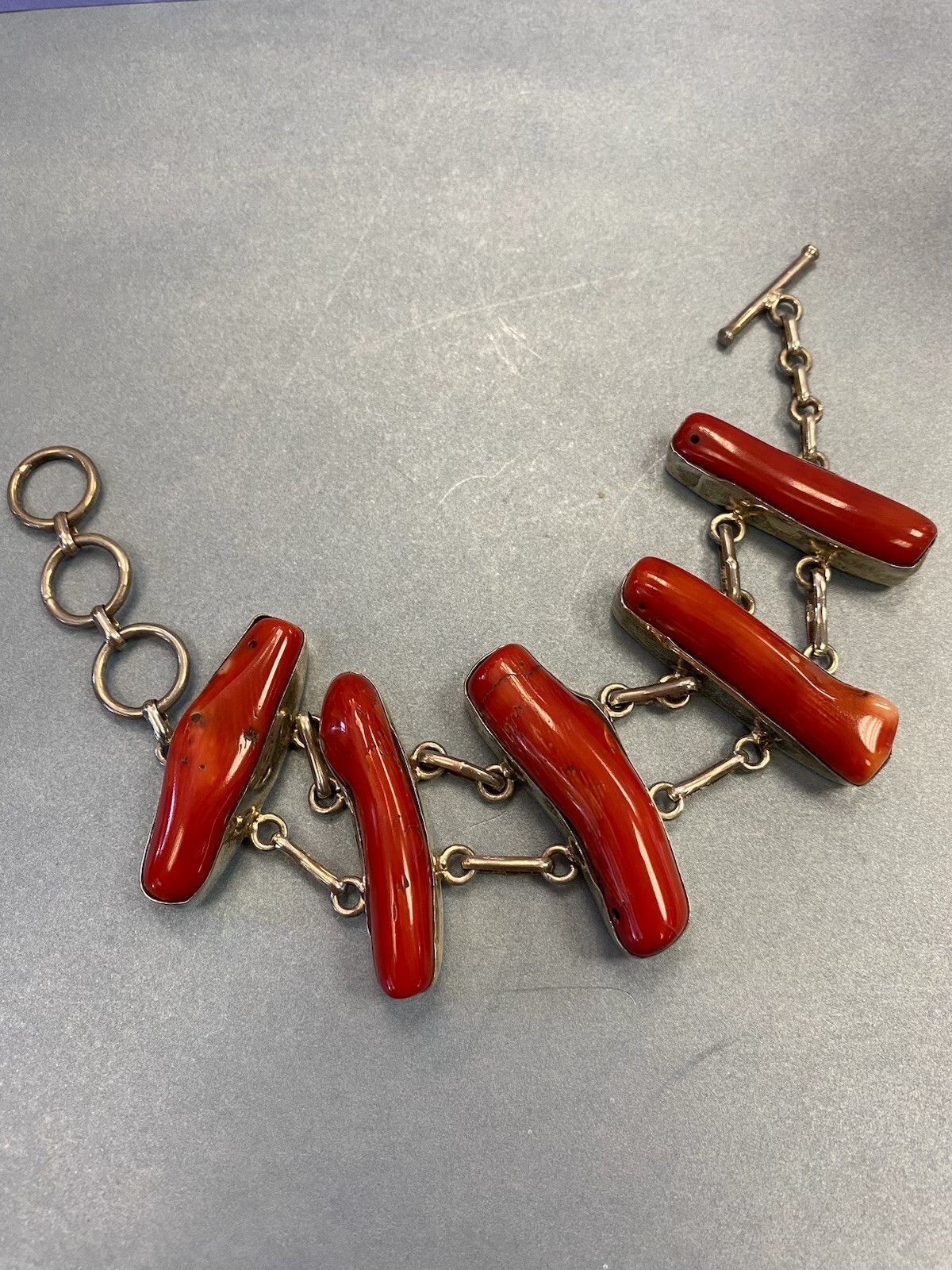 VINTAGE RED CORAL GENUINE 925 STERLING SILVER BIG BRACELET 7″ – 8 1/2″ Unique