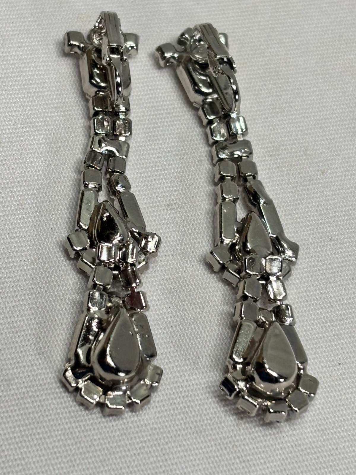 Vintage multi clear Rhinestones 3″ Dangling Clip Earrings – No missing Stones