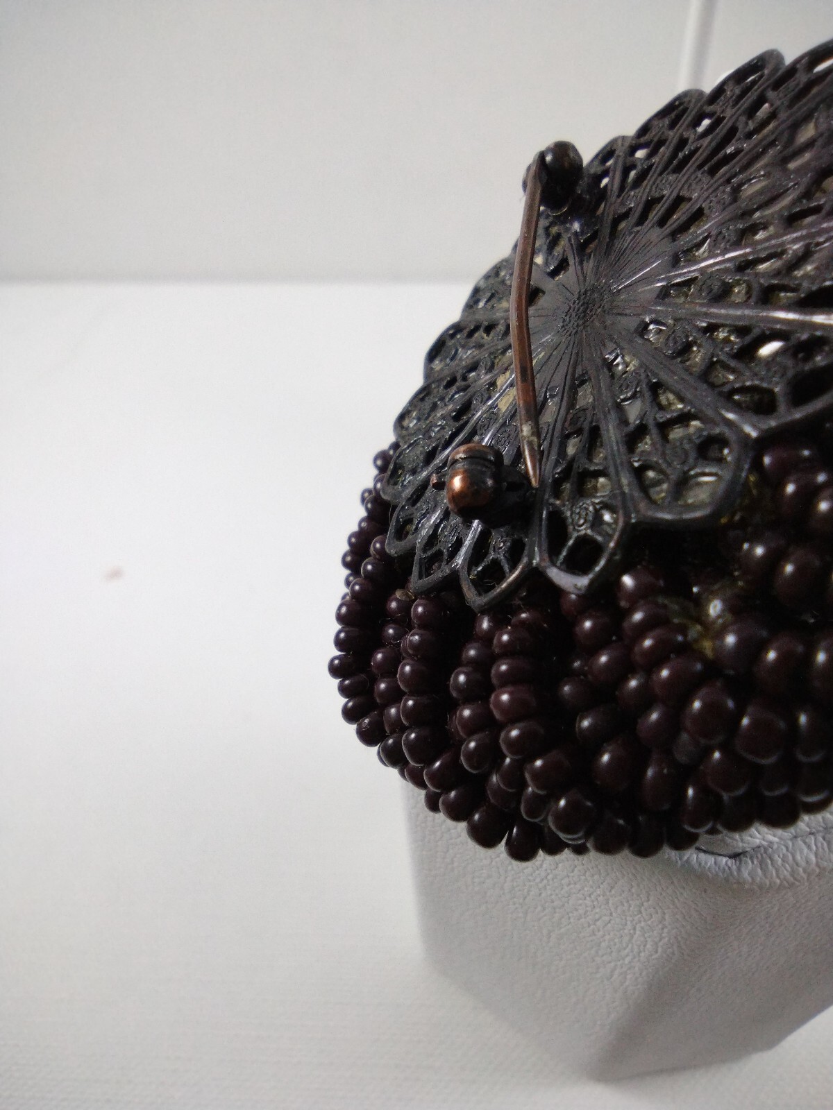 VTG 40s 50s Brown White Seed Bead Dangle Hoop Clip Earrings Brooch Set