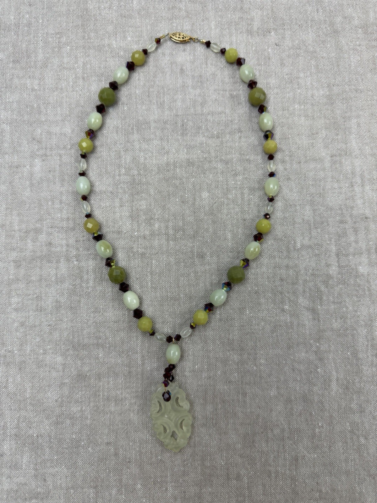 Vtg Carved Jade Pendant Choker Necklace Red & Green Faceted Beads 16” Amulet