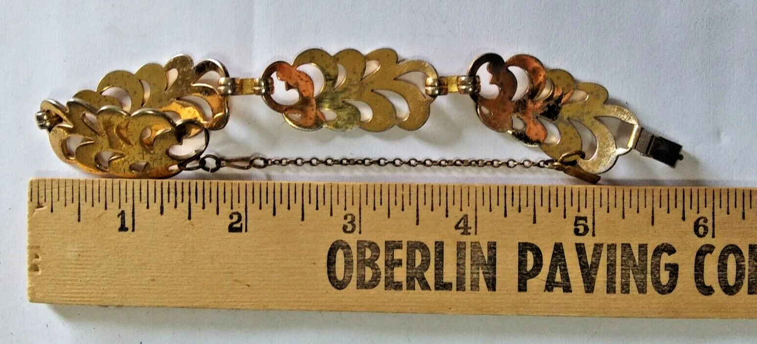 Vintage Monet Jewelers (1940s?)Goldtone Articulated Bracelet w/Safety Chain.RARE