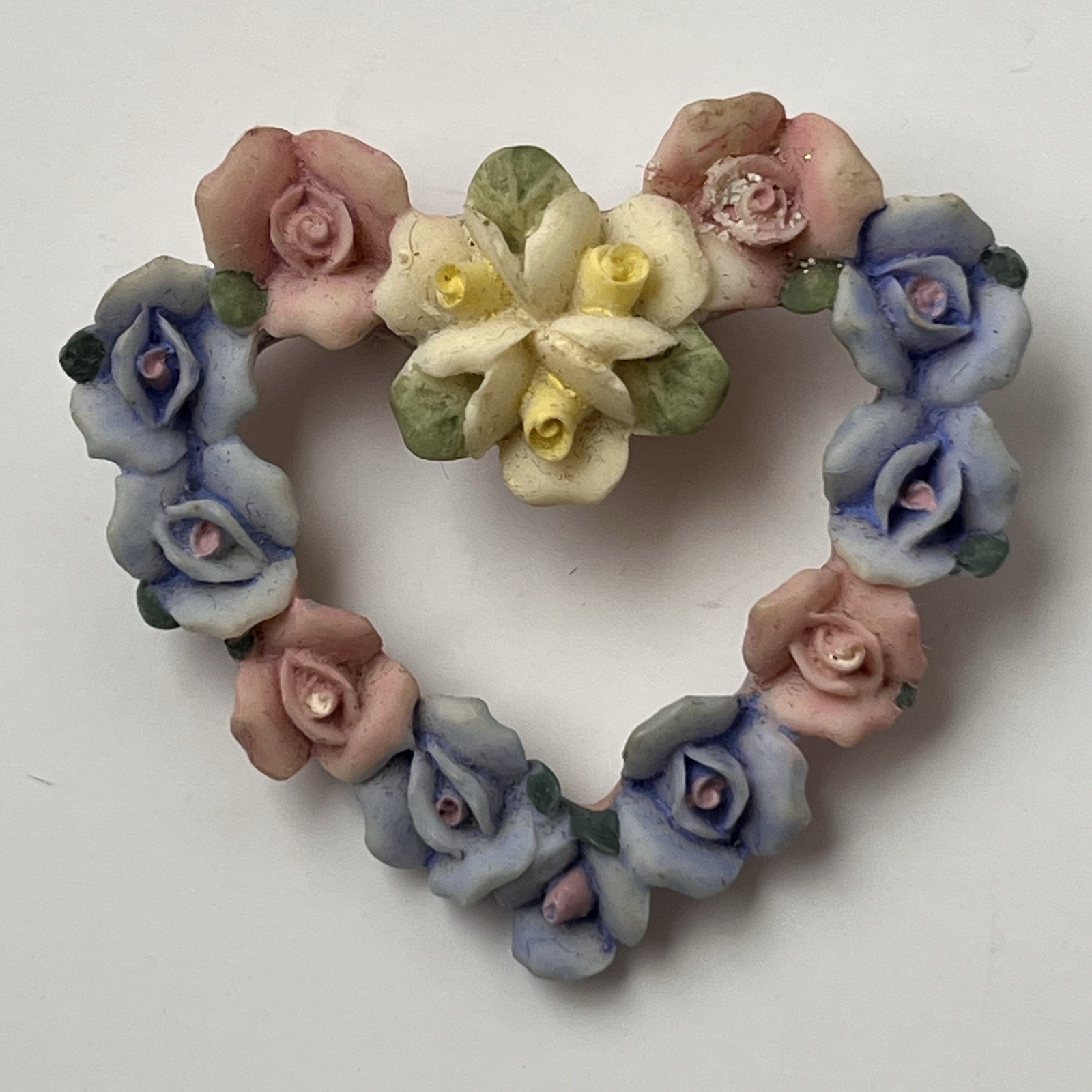 1998 Avon Hearts & Flowers Brooch Pin Yellow Pink And Blue Roses Vintage