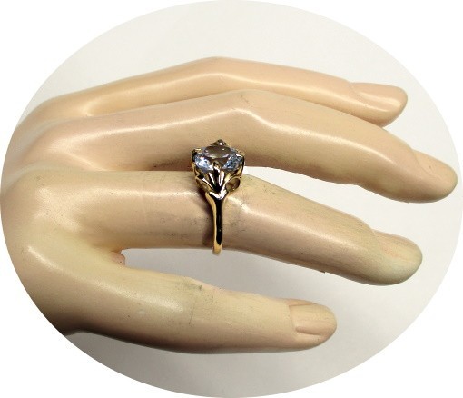 Ravishing blue AQUAMARINE Ring – Natural – Cushion Cut – Yellow Gold Mtg.