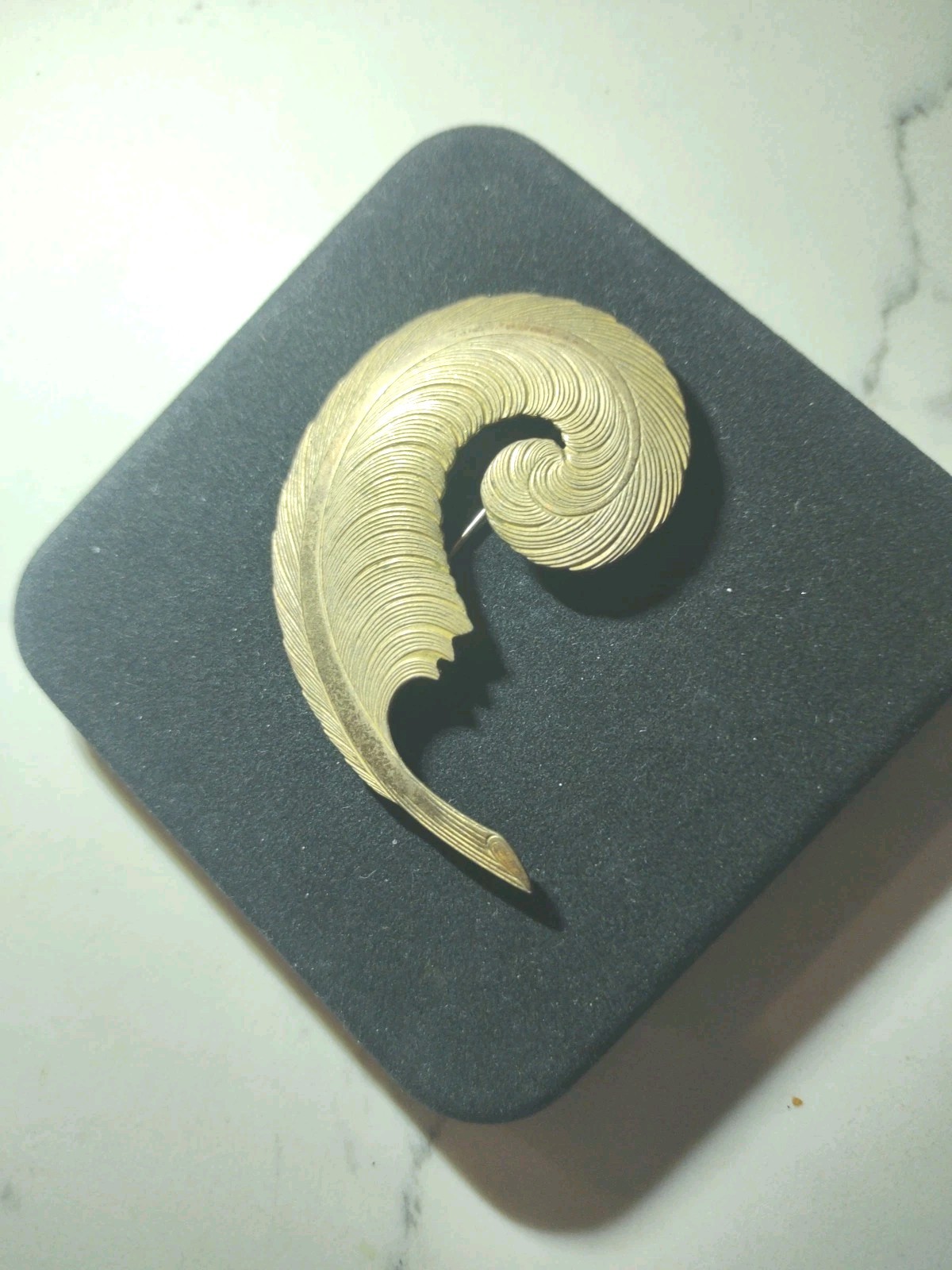 Miriam Haskell Gold Tone Feather Brooch Plume Signed 2+7/8″ Inches