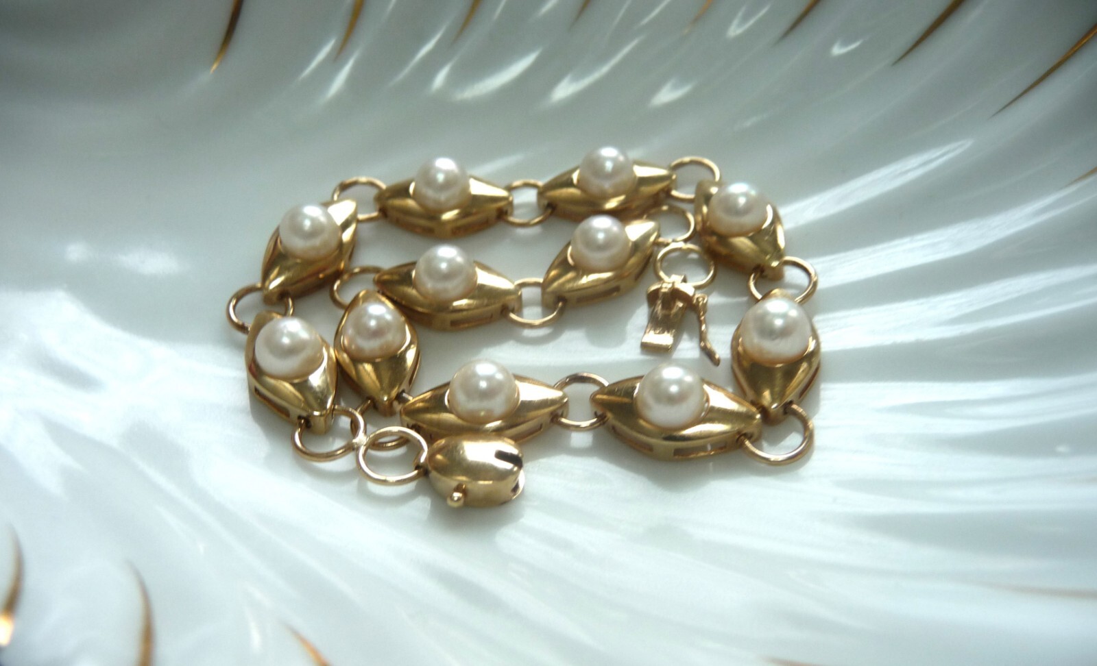 BEAUTIFUL MIKIMOTO LIKE QUALITY 14K 585 CULTURED AKOYA PEARL LINK BRACELET!