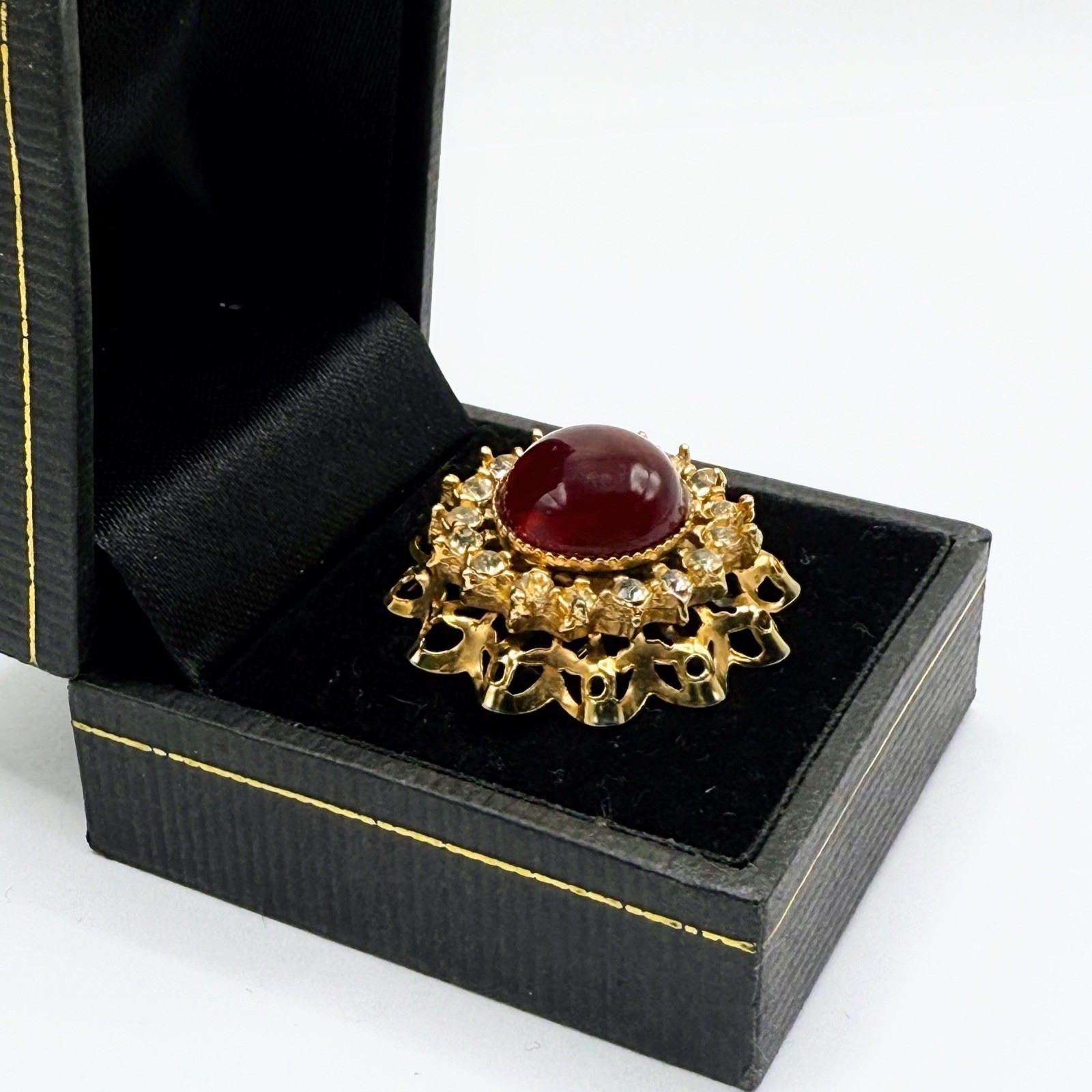 Vintage Gold Ruby Red Cabochon Stone Rhinestone Accent Pin Brooch 1.25” – 168