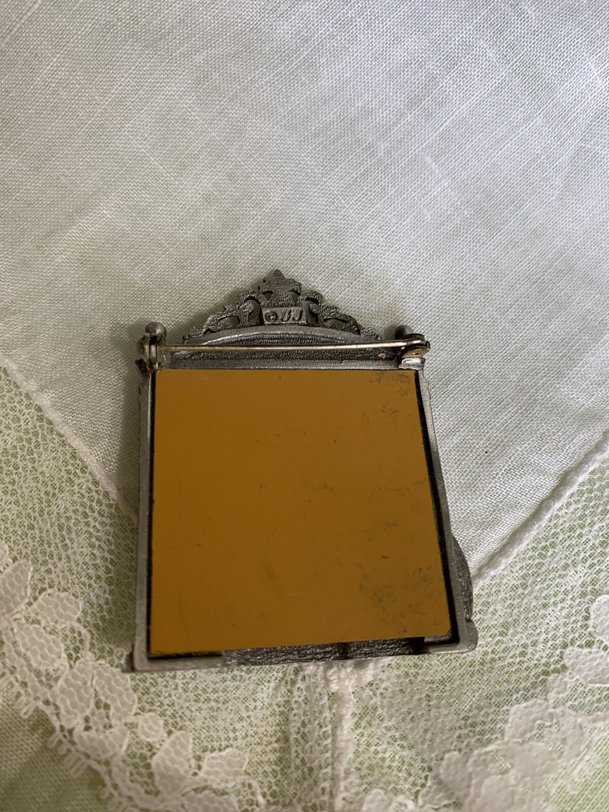 JJ Jonette Signed Cat Looking In A Mirror Brooch Pin XE-17