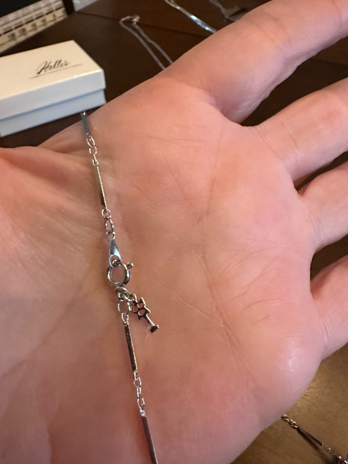 Vintage Crown Trifari 15″ Silver-tone Bar Link Chain with Apple Pendant NIB