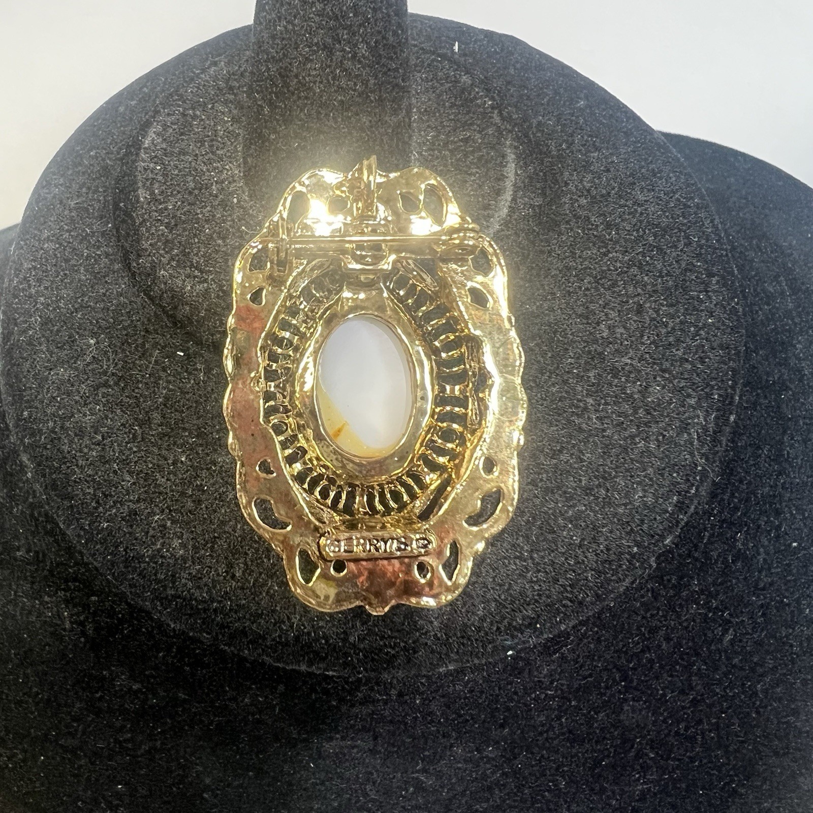 Vintage Gerrys Cameo Victorian Portrait Brooch Pin