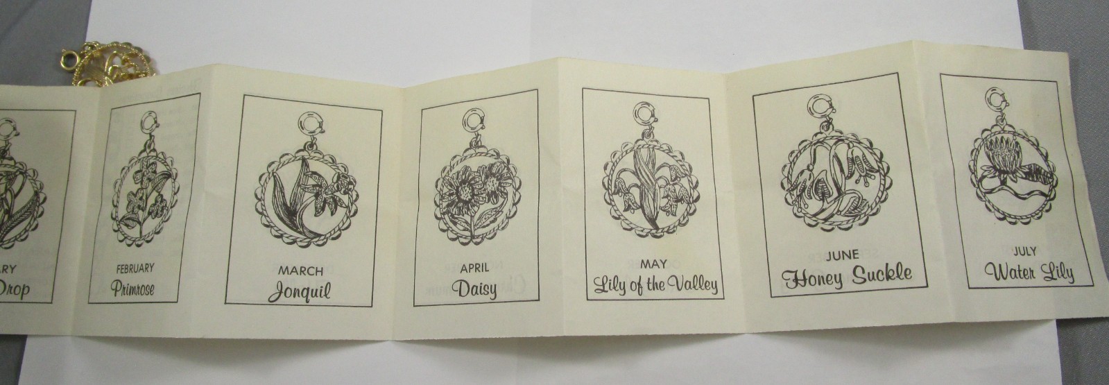 Vintage 1967 SARAH COVENTRY Flower of the Month MAY Dangling Bracelet Charm 986