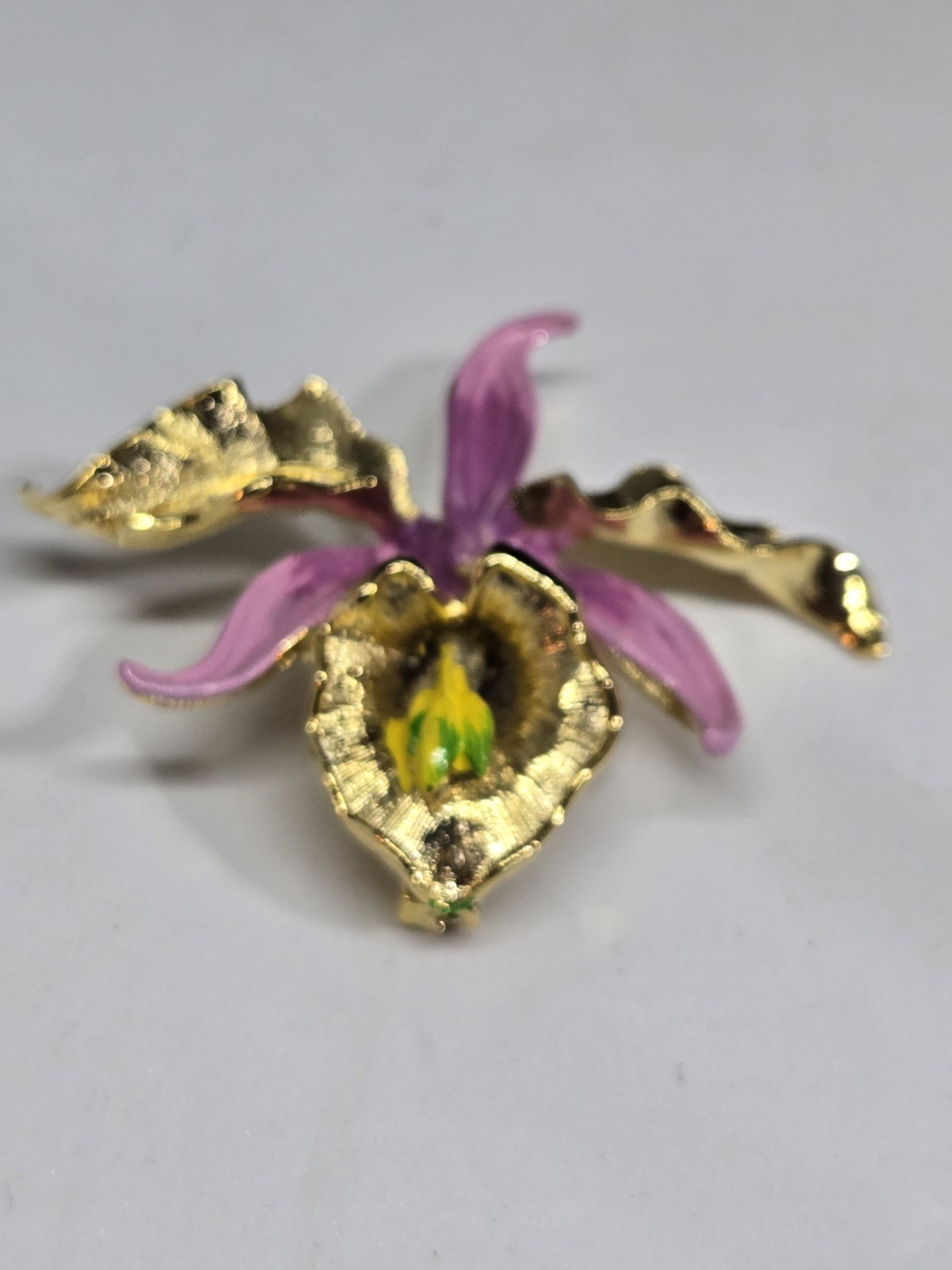 Vtg Gerry’s Gold Tone Purple Enamel Orchid Brooch