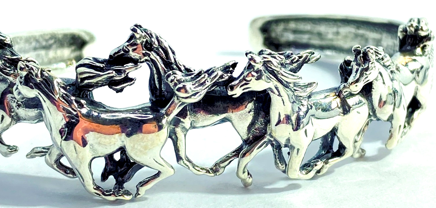 Vintage Sterling Silver 3D Galloping Horses Textured Cuff Bracelet 2 3/8″