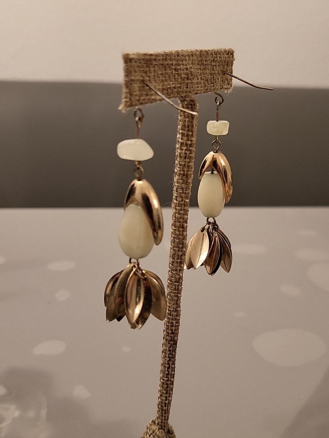 Vintage Dangle Leaf Drip Drop Earrings White Quartz Crystal w Gold 2.5″ LengthK1