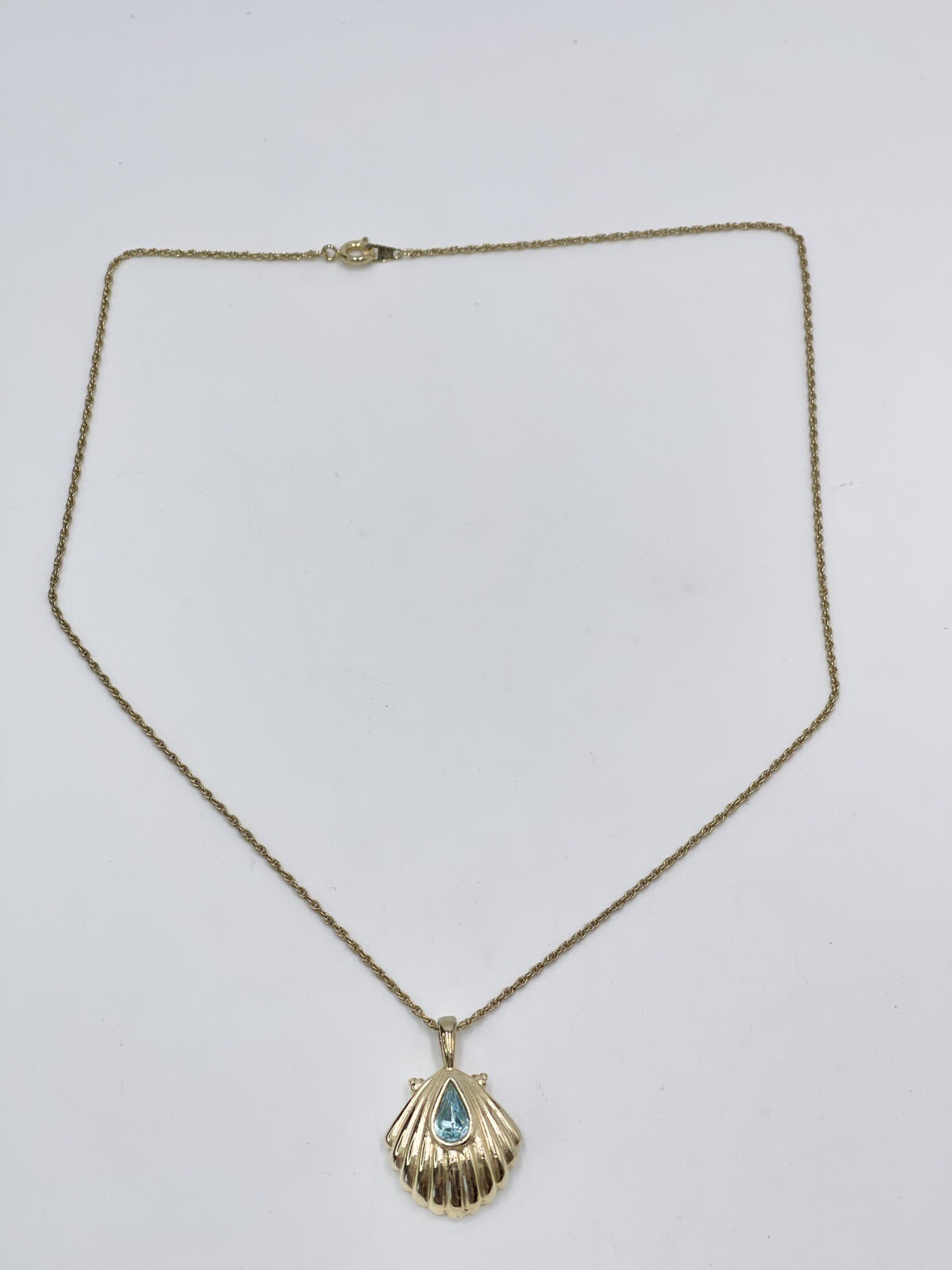 Vintage Roman Brand Necklace Gold Tone Shell Shaped Pendant Blue Glass Stone