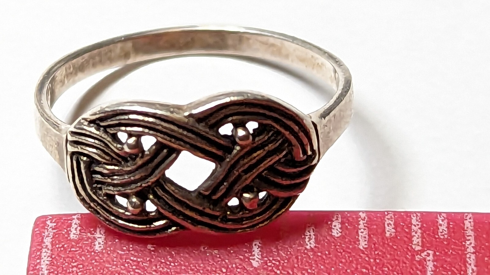 VINTAGE STERLING SILVER CELTIC RING ABOUT SIZE 8 1/4 HALLMARKED 925
