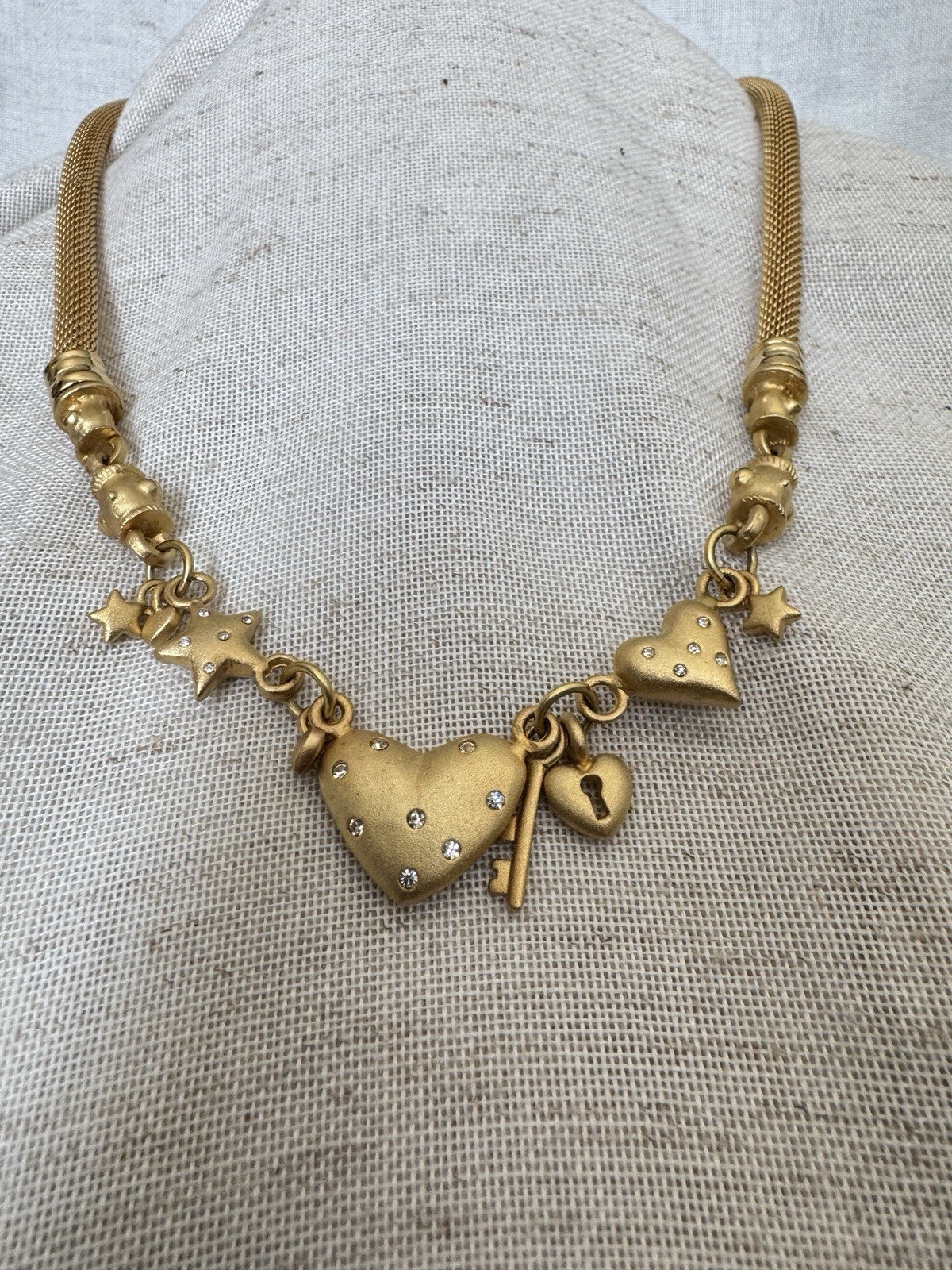 VTG 2PC Gold Tone Mesh Choker Pendant Charm Necklace Puff Heart Snap Closure