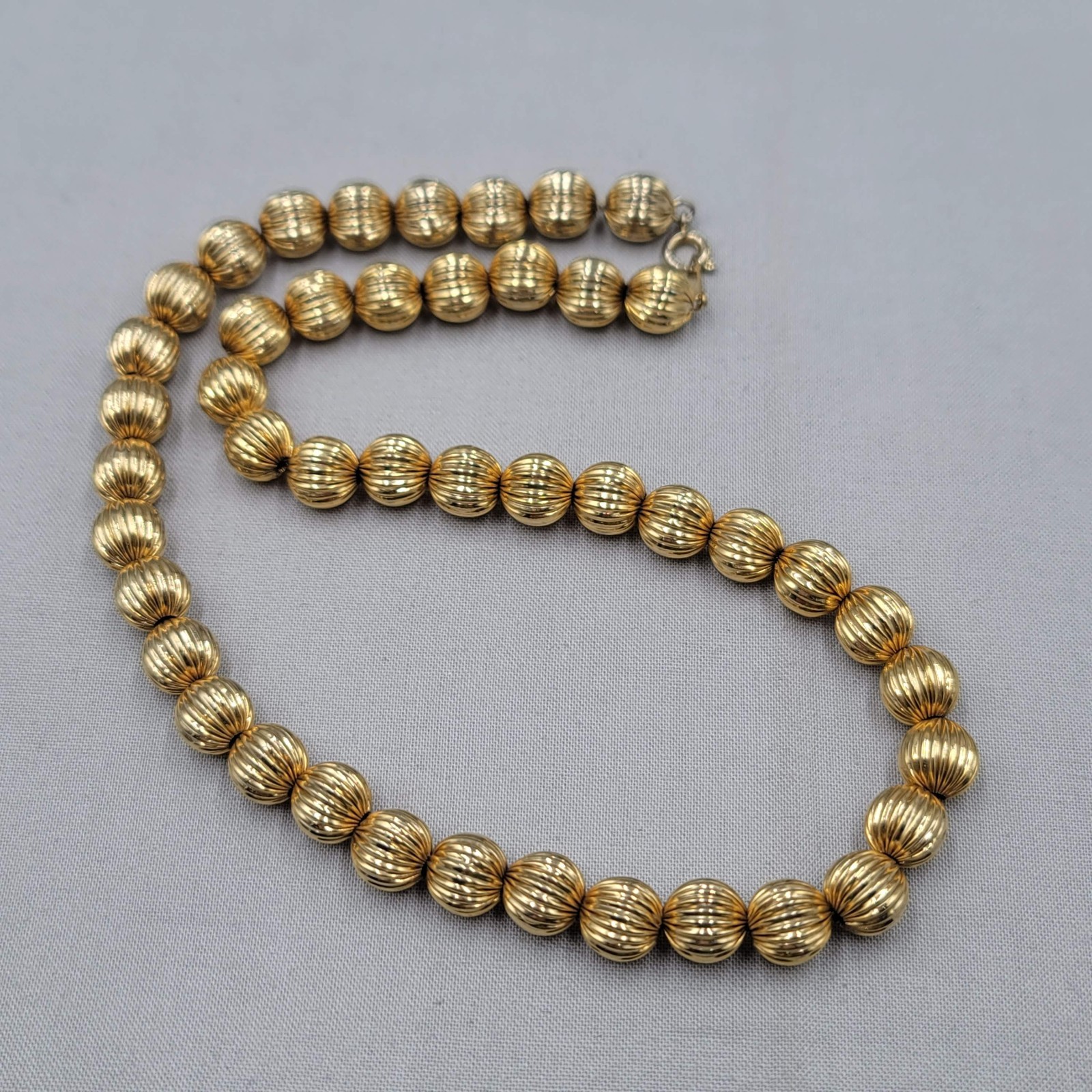 Vintage Ribbed Metal Bead Necklace 10 mm Gold Plated 18″