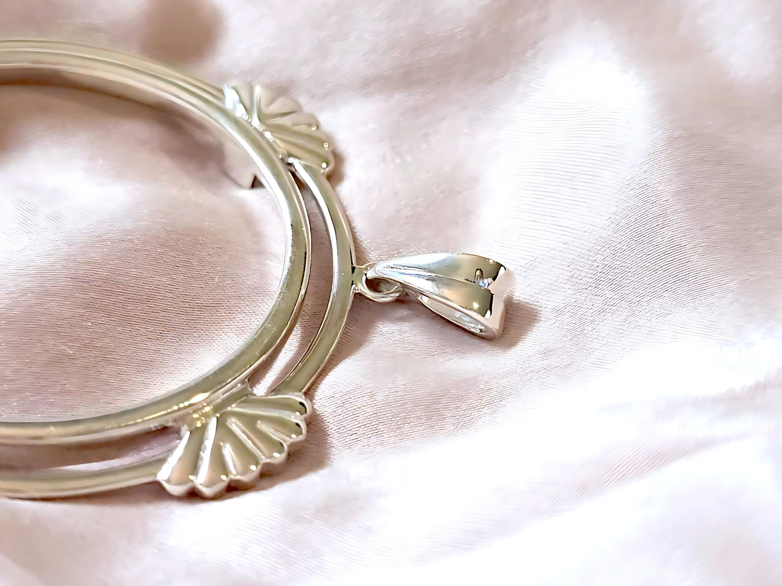 925 Sterling Silver Prong Back Clamshell Edge Bezel for 39mm Coins