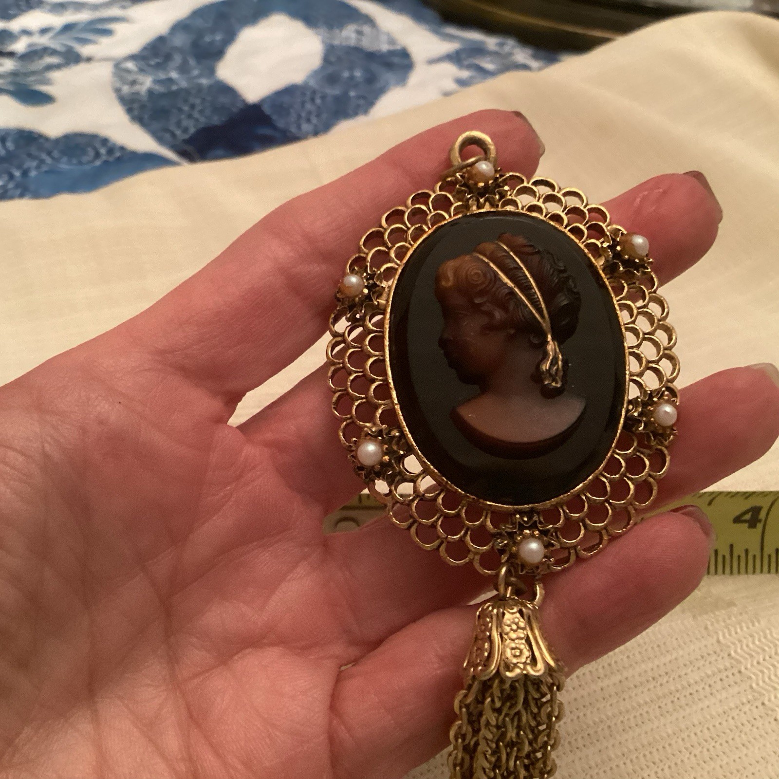 Vintage Jewelry Cameo Pendent Gold Tone & Brown With Pearls
