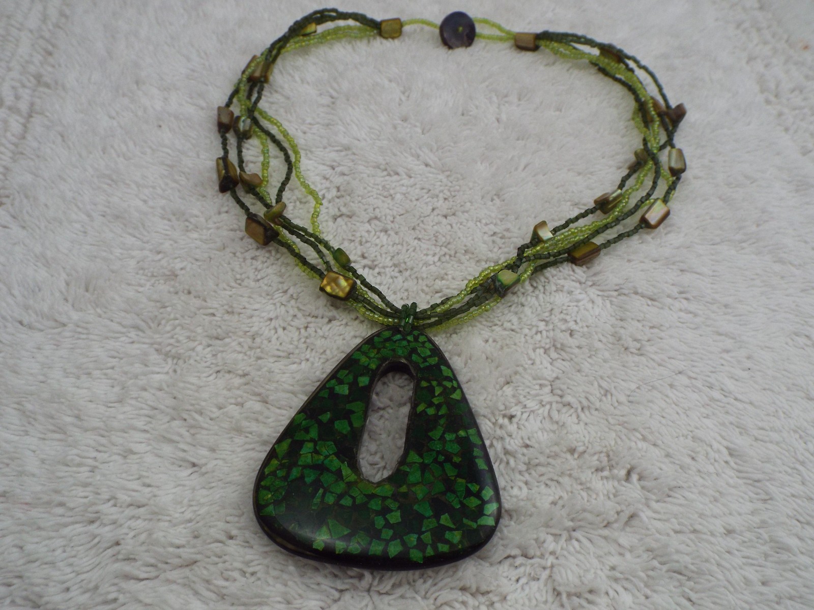 Green Glass Shell Acrylic Pendant Necklace