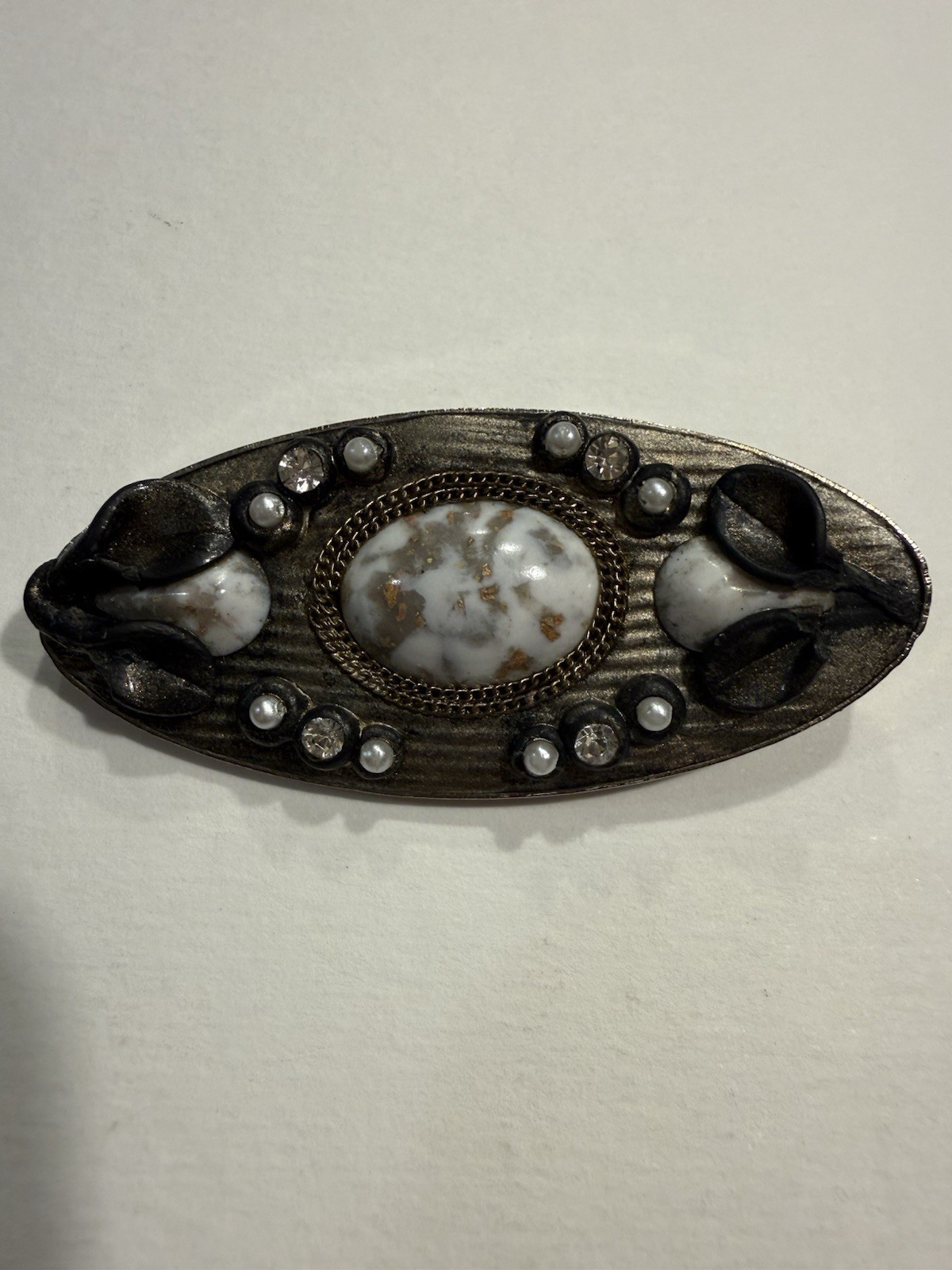 Unique VTG mixed media Brooch / Pot Metal / Rhinestones / Agate / Chain / Pearl