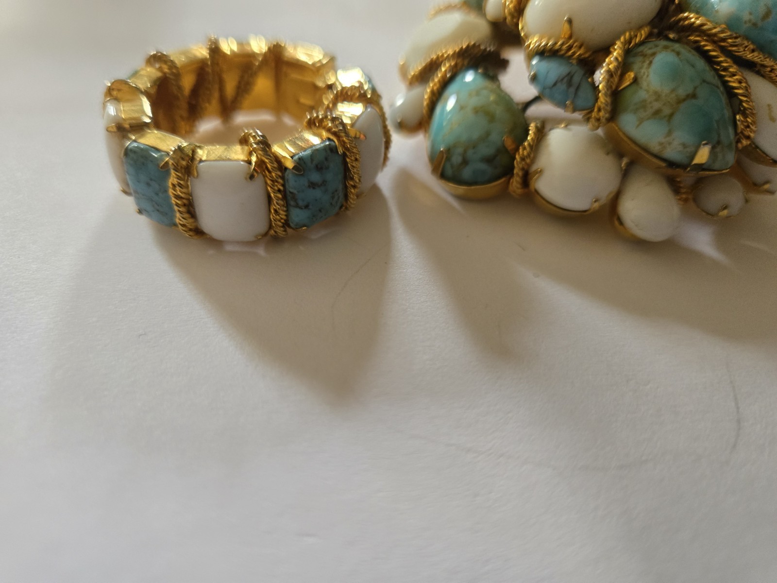 Vintage Vogue Jlry Brooch Pin & Earrings Set Domed Chain Gold Tone Accents