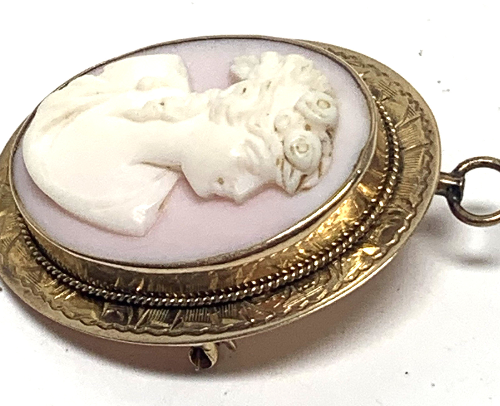 Vintage 10k Gold Right Facing Hand Carved Cameo Brooch Pin Pendant