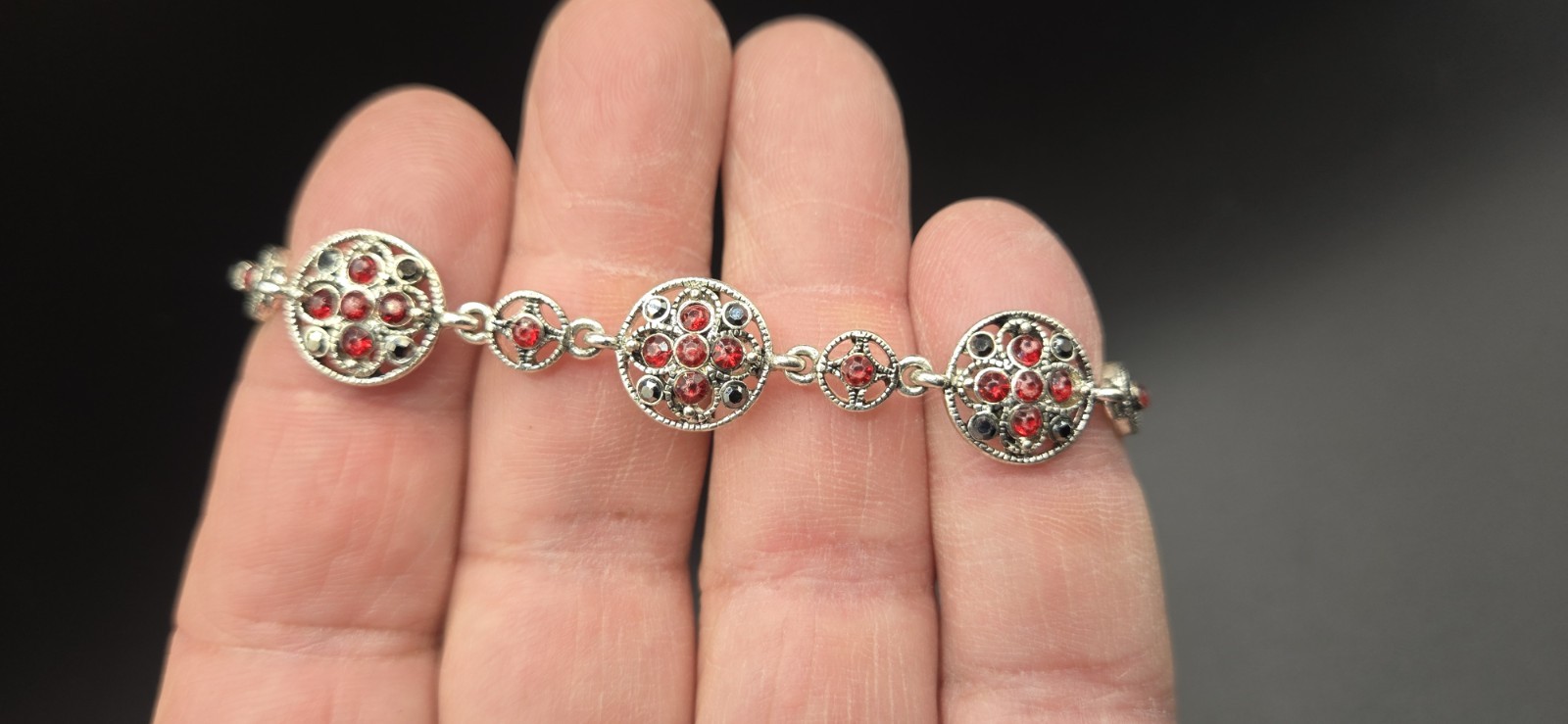 Vintage Monet Silver Tone Bracelet With Red & Black Stones 7 1/4″