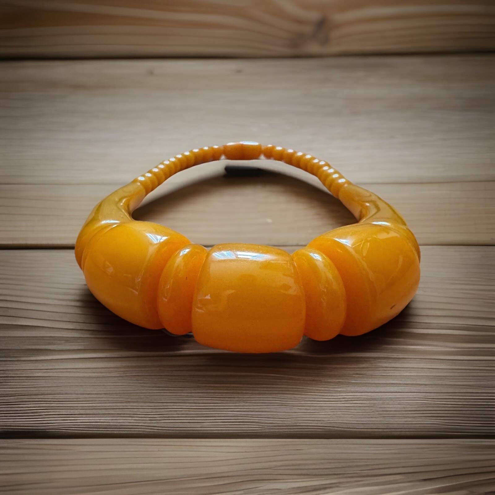 Vintage Style Unique Design Amber Resin beads Necklace for sale