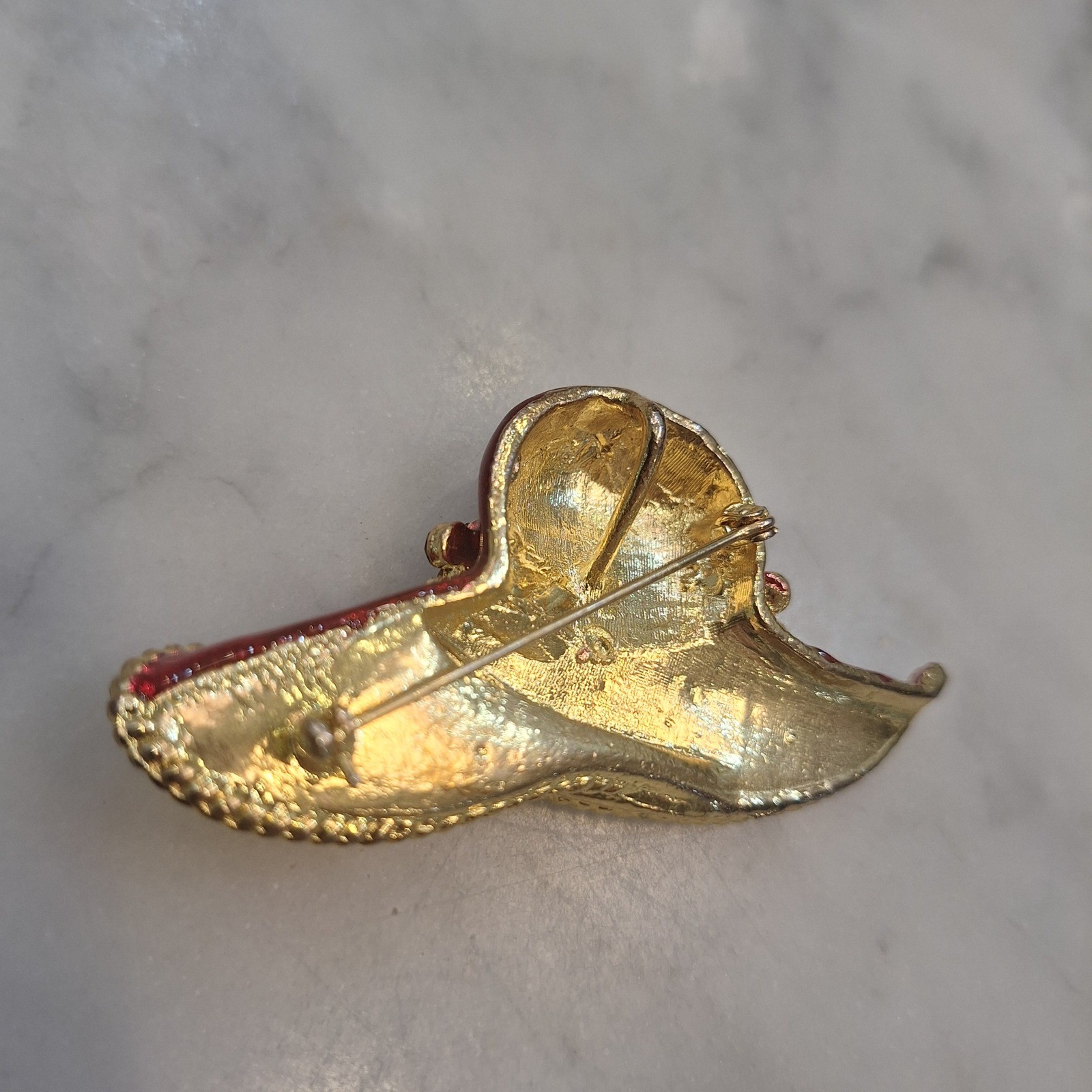 Vintage Hat Brooch Women OS Red Enamel Gold Tone Rhinestone Red Hat Society Pin