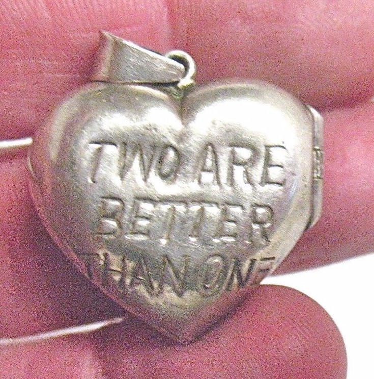 STERLING SILVER GARNET HEART PUFF LOCKET 23 MM 5.3 GMS SAYING ON THE BACK J-430