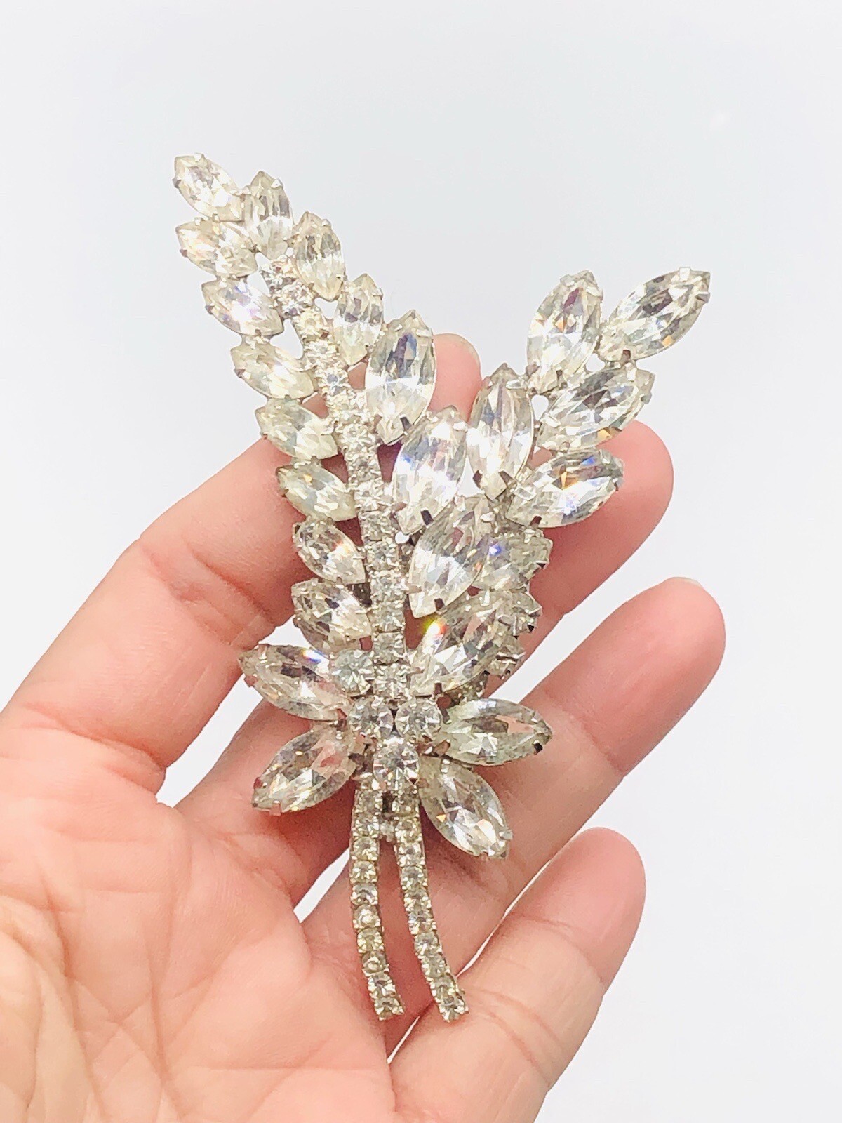 Vtg Unmarked JULIANA Clear Glass Rhinestone Double 2 Leaf Flower Big Brooch Pin