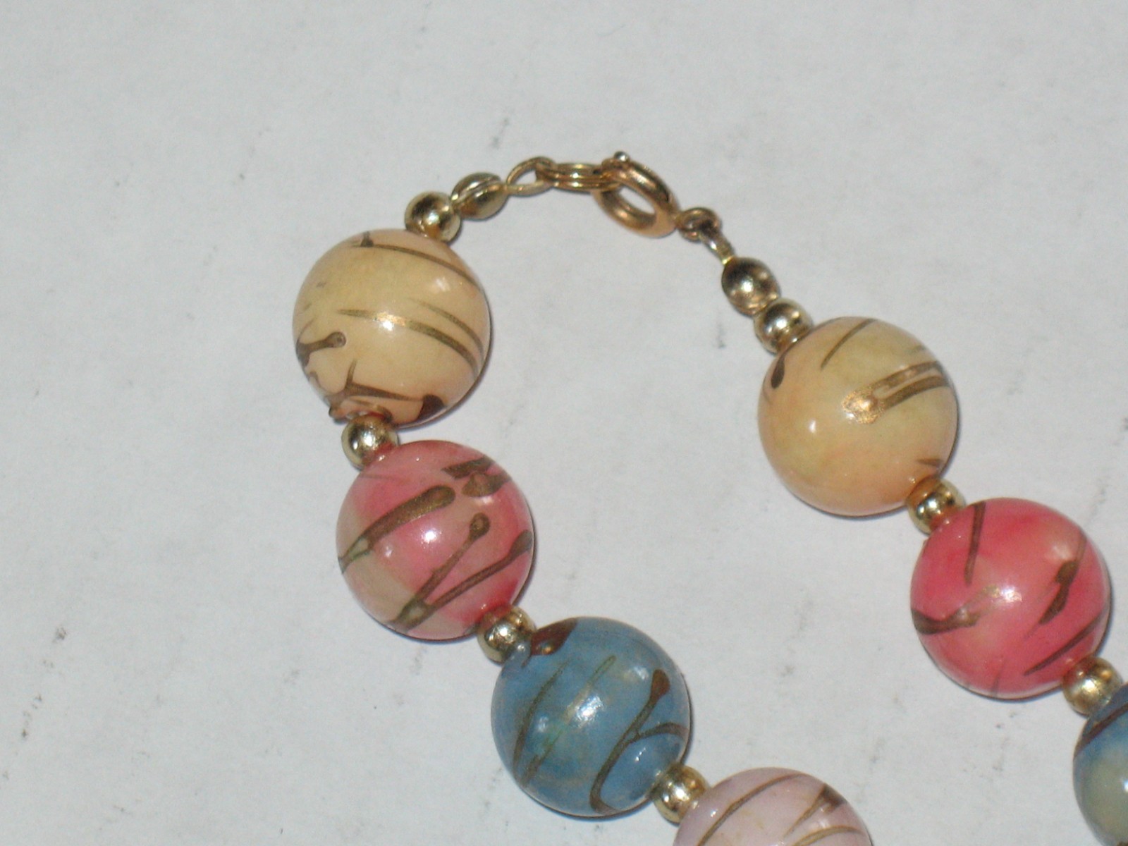 vintage 12″ COSTUME NECKLACE~ COLORFUL BALLS w/ GOLD LINES ~ NICE