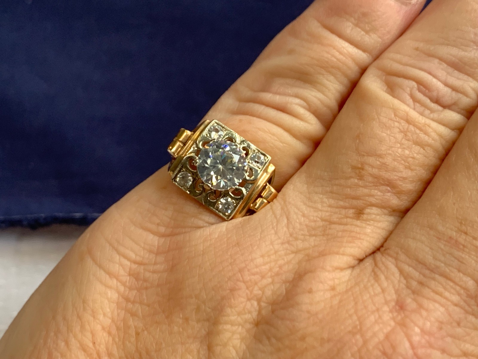 Vtg Yellow Gold Ring 4.86g Fine Jewelry Size 6 Band Clear Stones *READ*