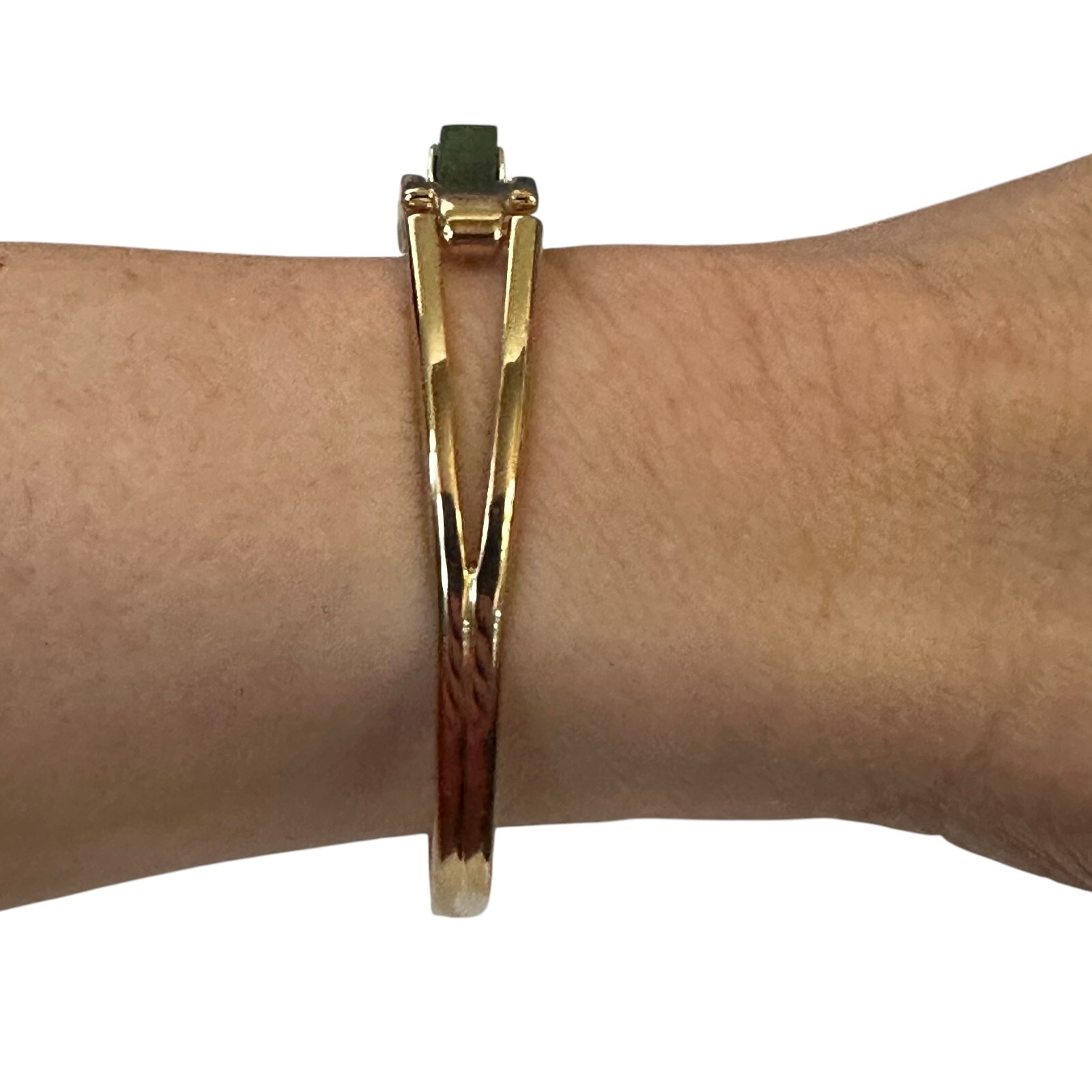 Vintage 1978 Avon Treasured Genuine Jade Bar Hinged Bangle Bracelet 6¼” Goldtone