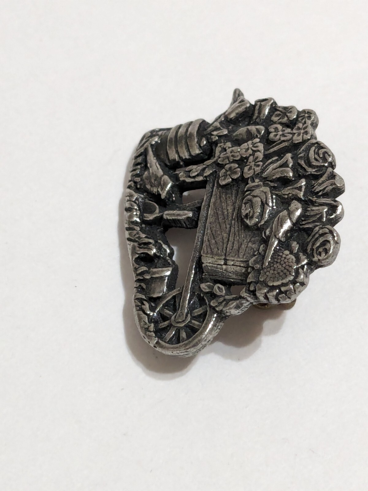 Birds & Blooms Limited Edition 2001 Pewter Wheelbarrow & Flowers Brooch/Pin. 1″.